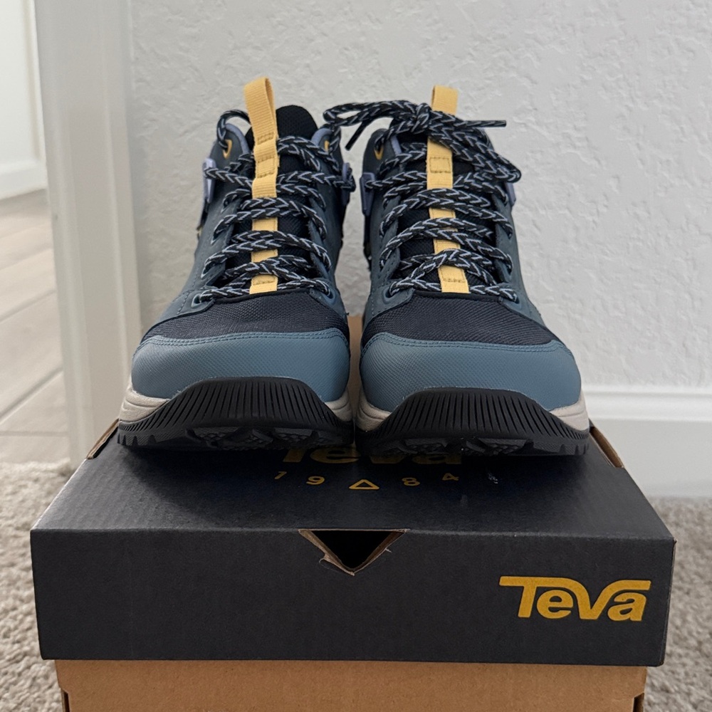 Teva Grandview GTX – Women’s 6.5 / Men’s 5
